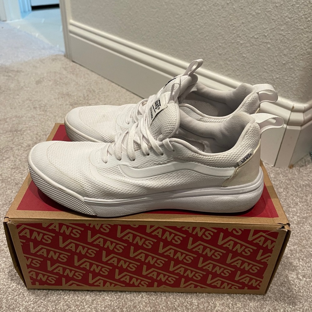 Women’s Vans Ultra Range Sneakers